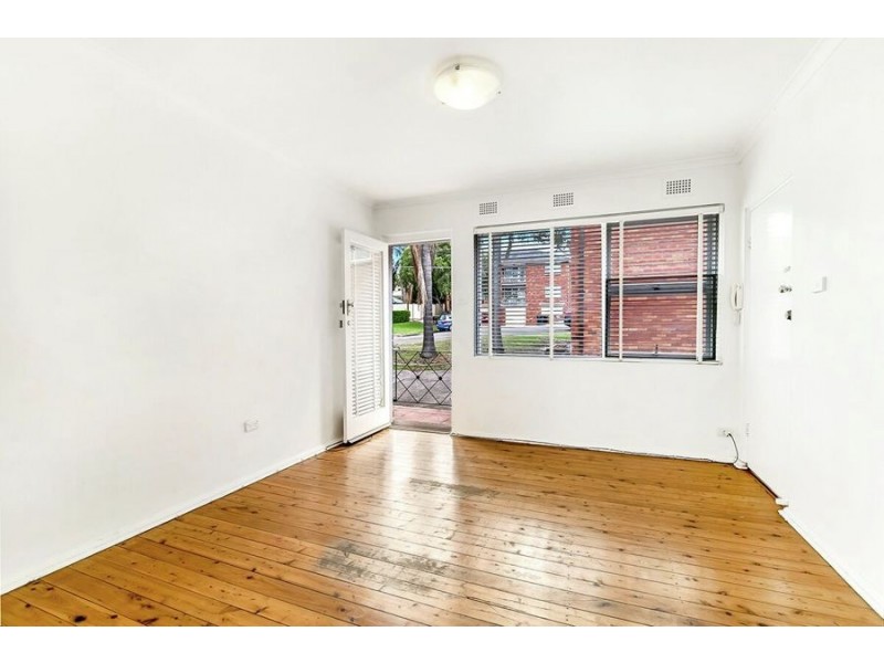 1/4 St Judes Crescent, Belmore NSW 2192