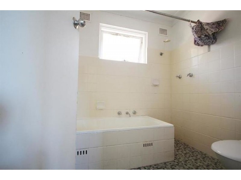 3/5 St Jude Crescent, Campsie NSW 2194