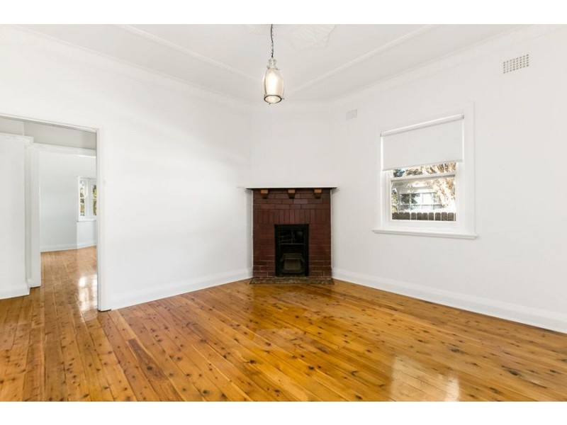 14 Chelmsford Ave, Botany NSW 2019