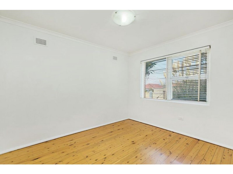 1/5 St Jude Crescent, Campsie NSW 2194