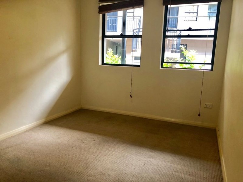 8/220 Henderson Road, Erskineville NSW 2043