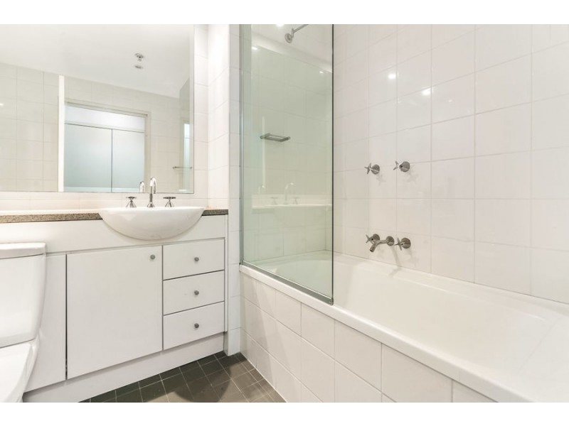 1303/221-229 Sydney Park Road, Erskineville NSW 2043