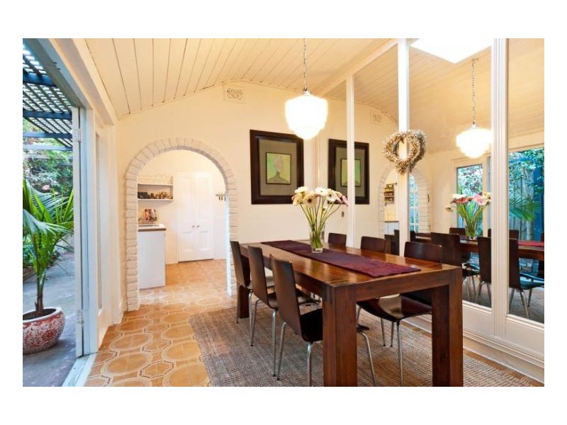 6 Lynch Ave, Enmore NSW 2042