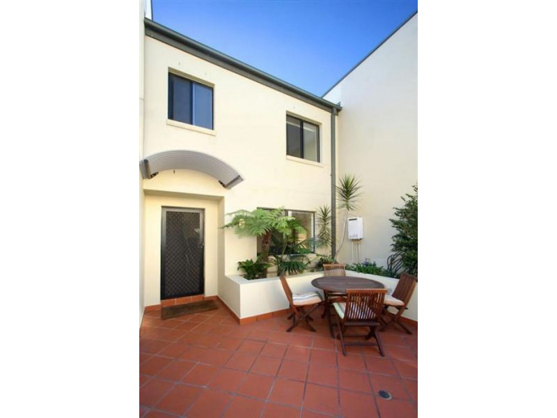 11/2-18 Newman Street, Newtown NSW 2042