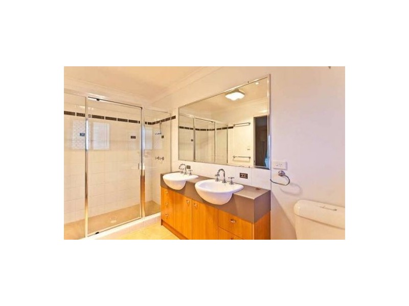 7 King Parrot Court, Cashmere QLD 4500