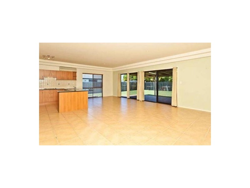 7 King Parrot Court, Cashmere QLD 4500