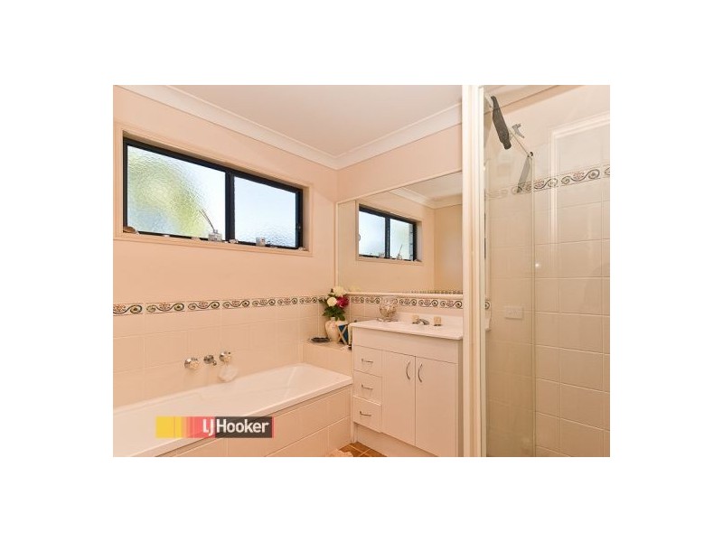 13 Montclare Crt, Cashmere QLD 4500