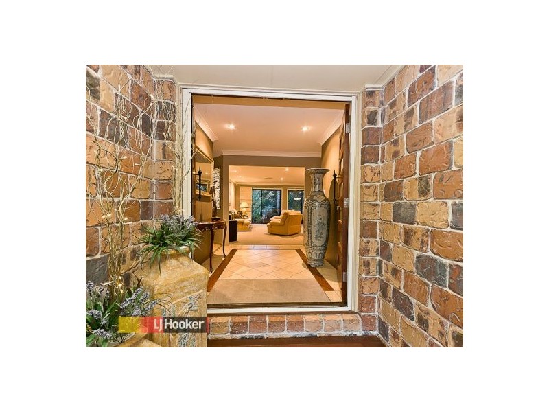 13 Whipbird Crt, Cashmere QLD 4500