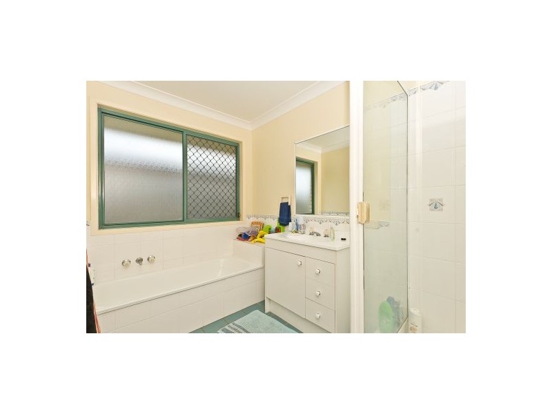 9 Boondooma Cct, Albany Creek QLD 4035