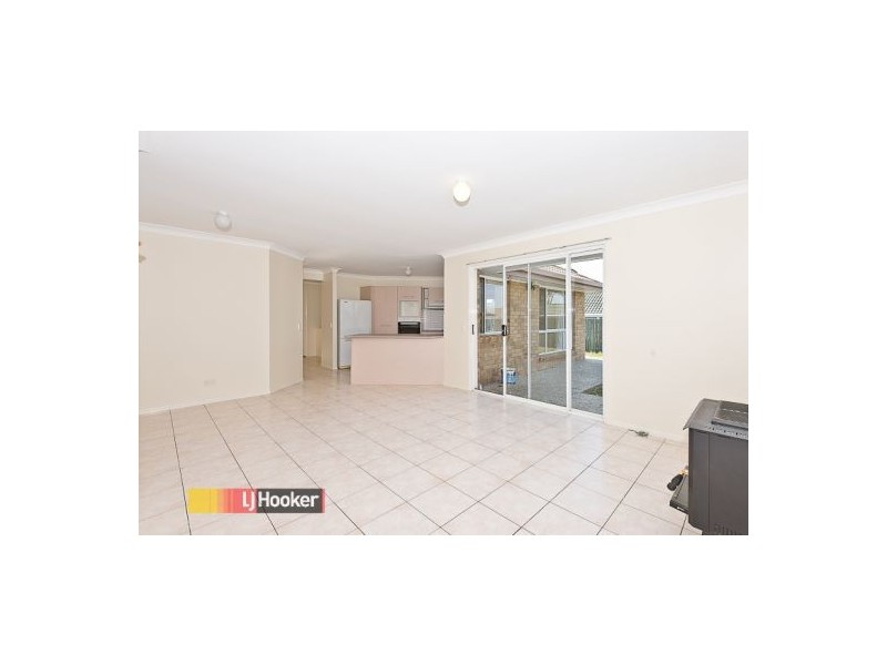 34 Kurrajong Dve, Warner QLD 4500