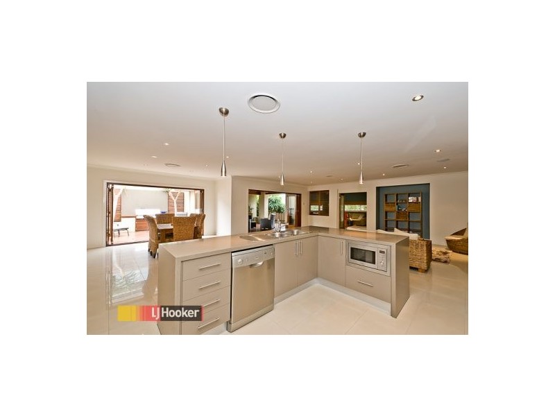 4 Kipfler Lane, Warner QLD 4500