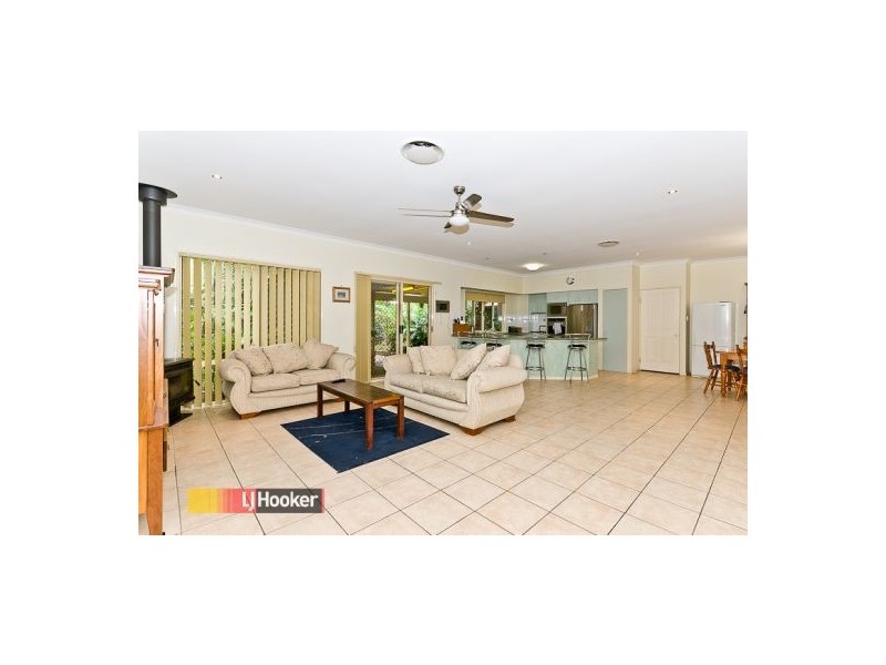 15 Sonoma Crt, Cashmere QLD 4500