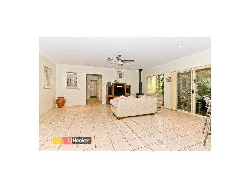 15 Sonoma Crt, Cashmere QLD 4500