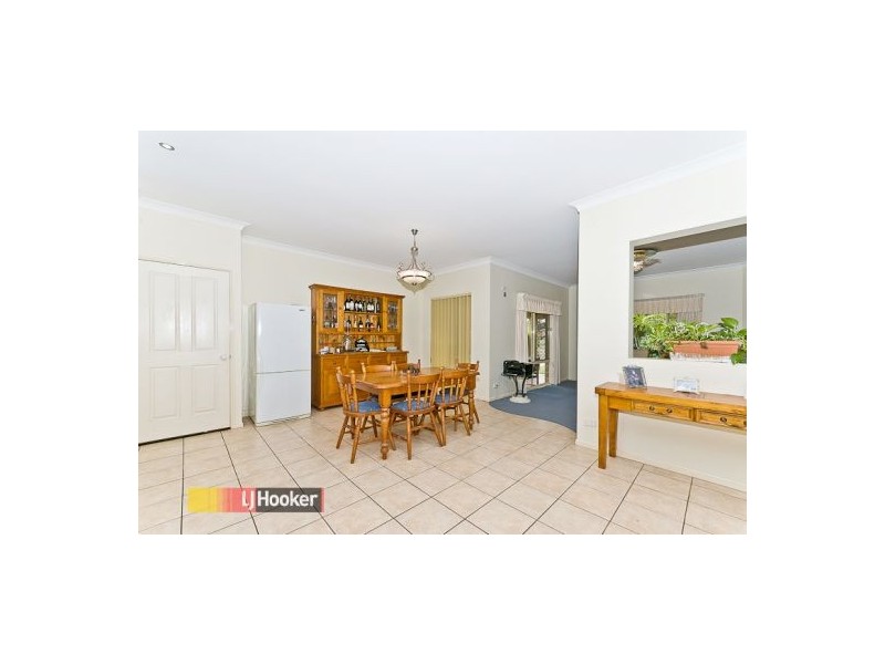 15 Sonoma Crt, Cashmere QLD 4500
