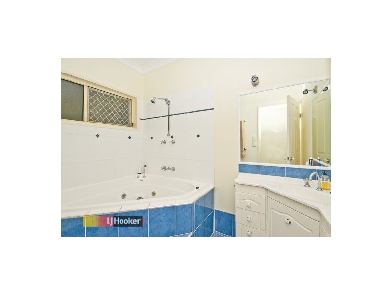 15 Sonoma Crt, Cashmere QLD 4500