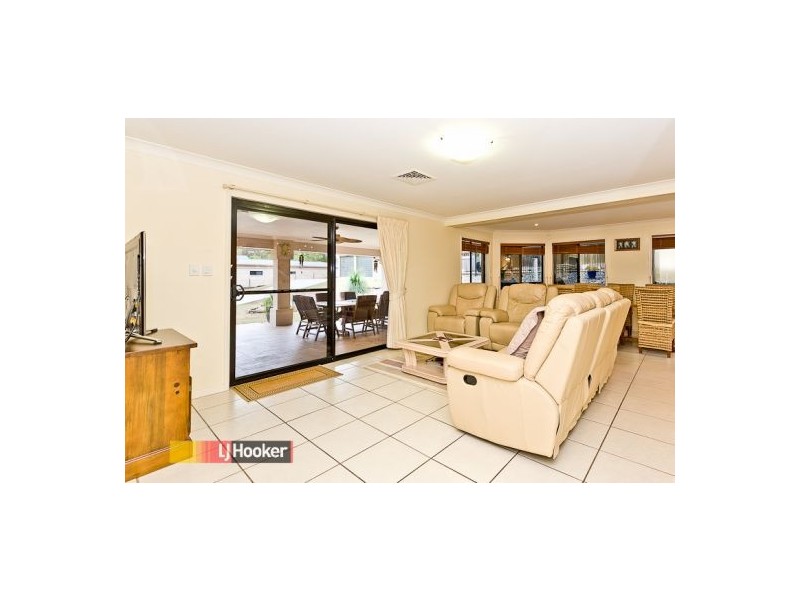 24 Lamaur St, Warner QLD 4500