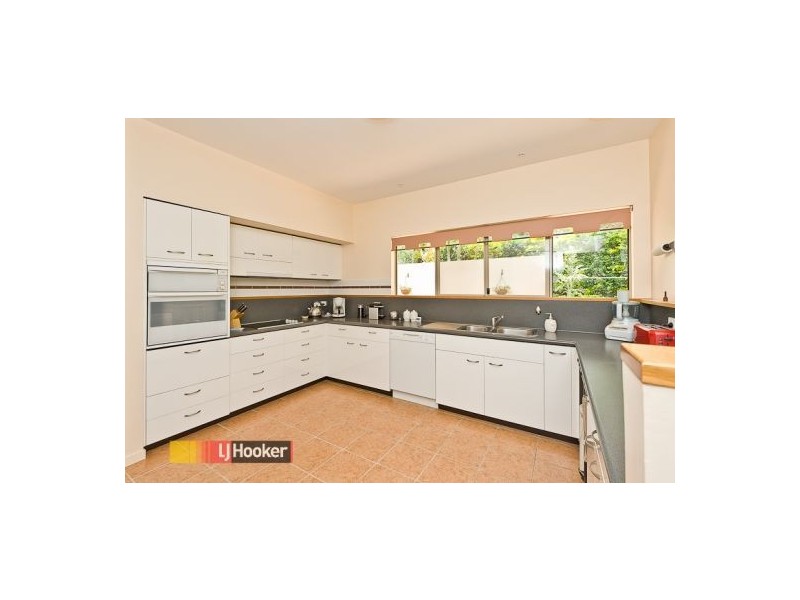 5 Liuda Crt, Samford Valley QLD 4520