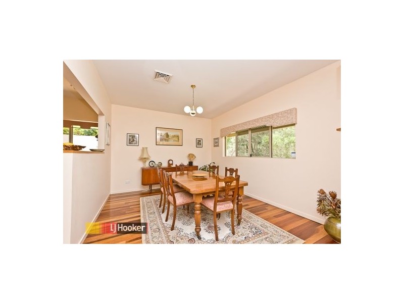 5 Liuda Crt, Samford Valley QLD 4520