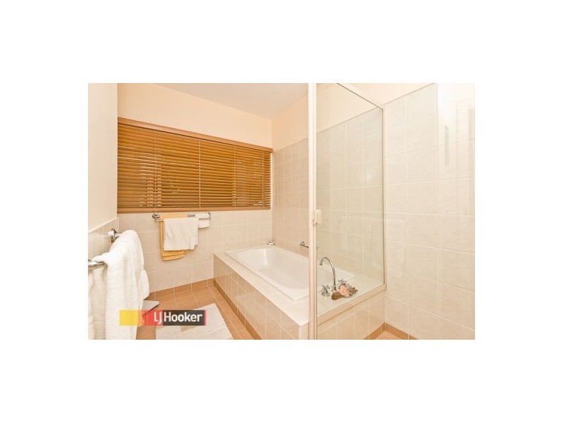 5 Liuda Crt, Samford Valley QLD 4520