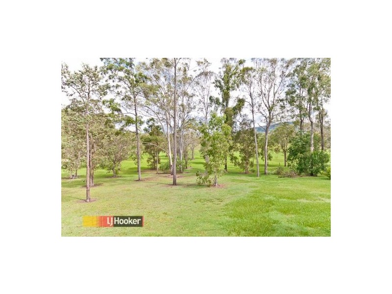 5 Liuda Crt, Samford Valley QLD 4520
