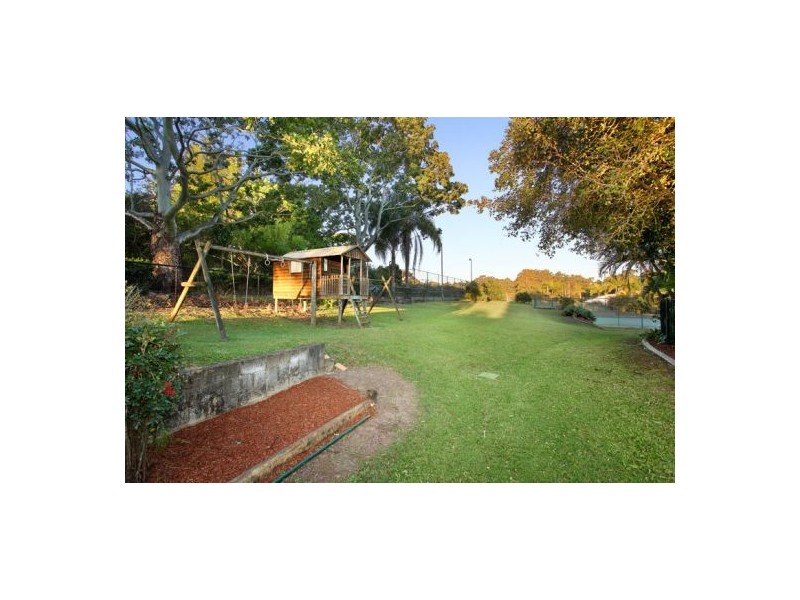 6 Mayflower st, Warner QLD 4500