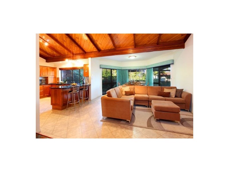 6 Mayflower st, Warner QLD 4500