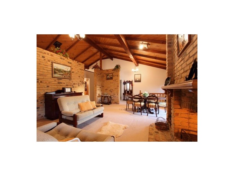 6 Mayflower st, Warner QLD 4500