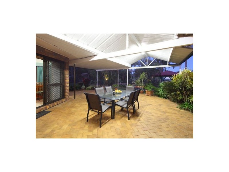 6 Mayflower st, Warner QLD 4500