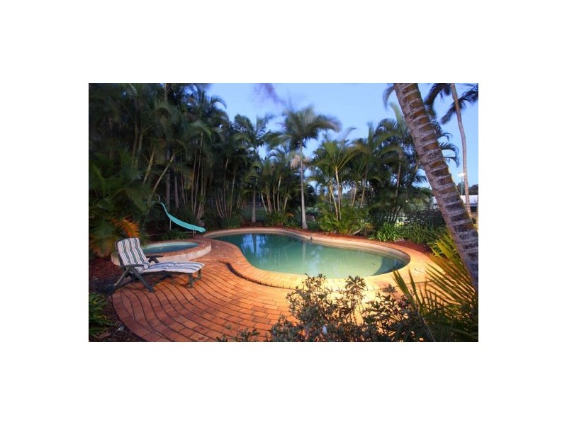 6 Mayflower st, Warner QLD 4500