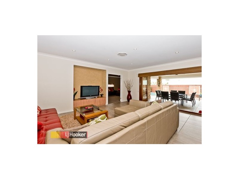 12 Curlew ST, Warner QLD 4500