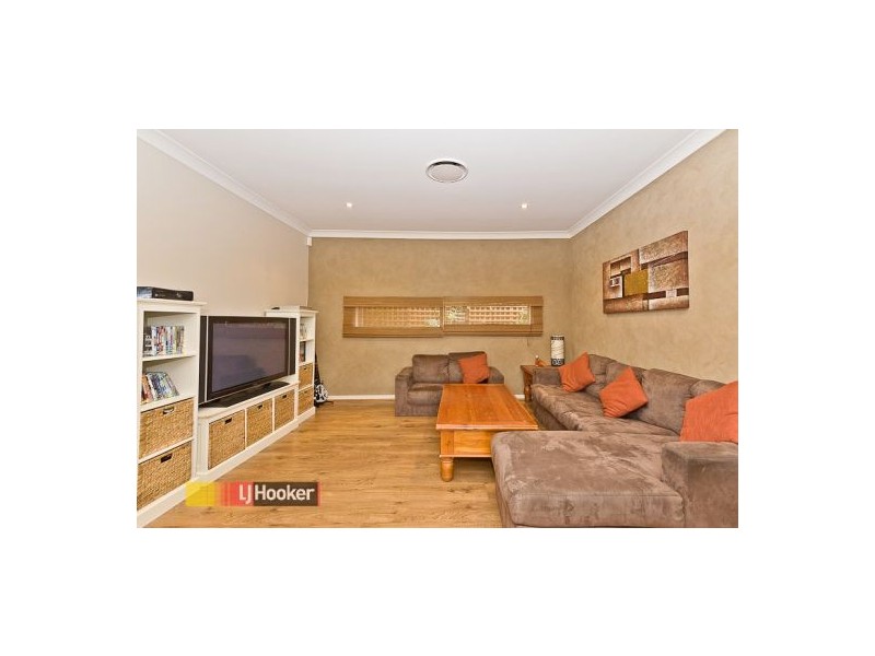 12 Curlew ST, Warner QLD 4500