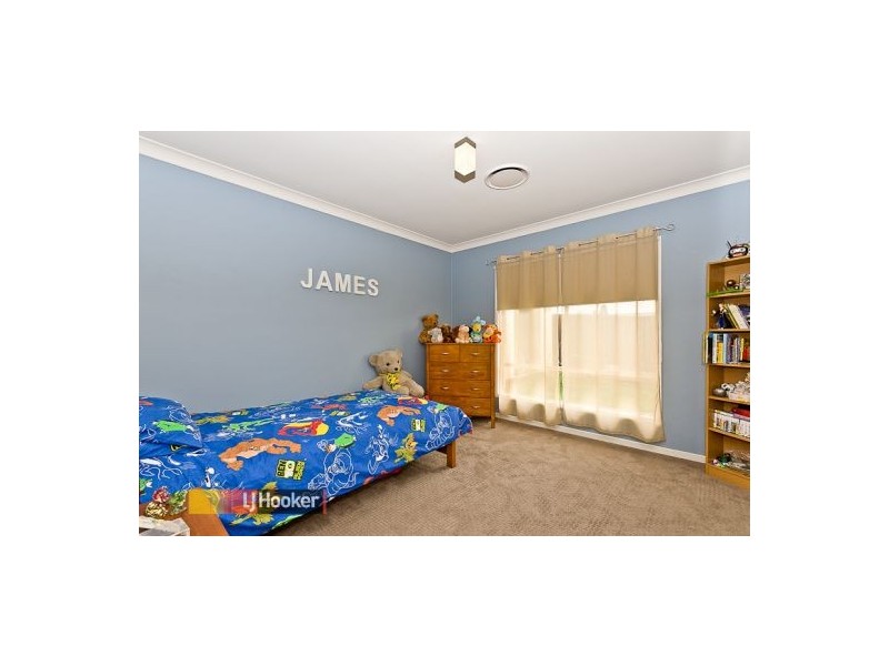 12 Curlew ST, Warner QLD 4500