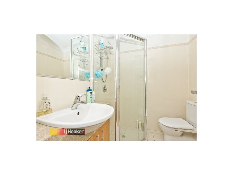 4/15 Curwen Terrace, Chermside QLD 4032