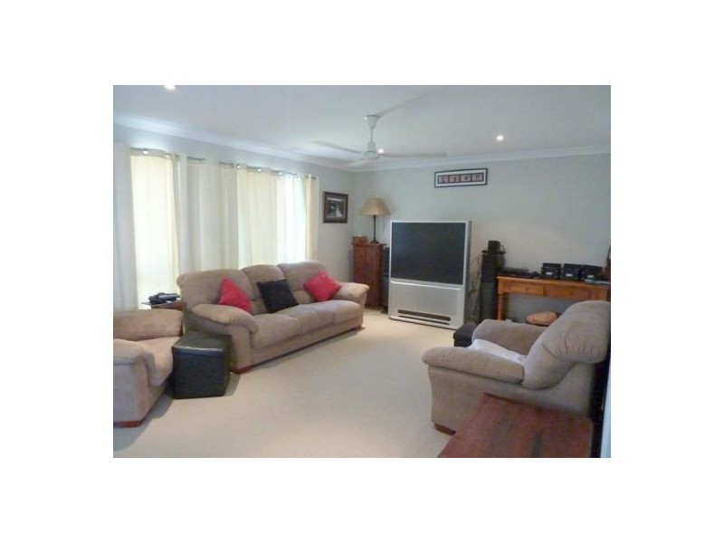 2 Jean Close, Joyner QLD 4500