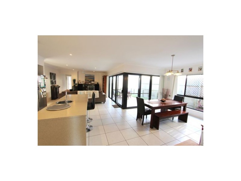 18 Winlock Cct, Warner QLD 4500