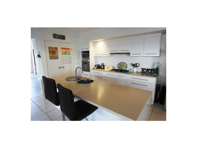 18 Winlock Cct, Warner QLD 4500