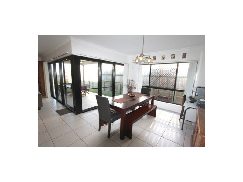 18 Winlock Cct, Warner QLD 4500