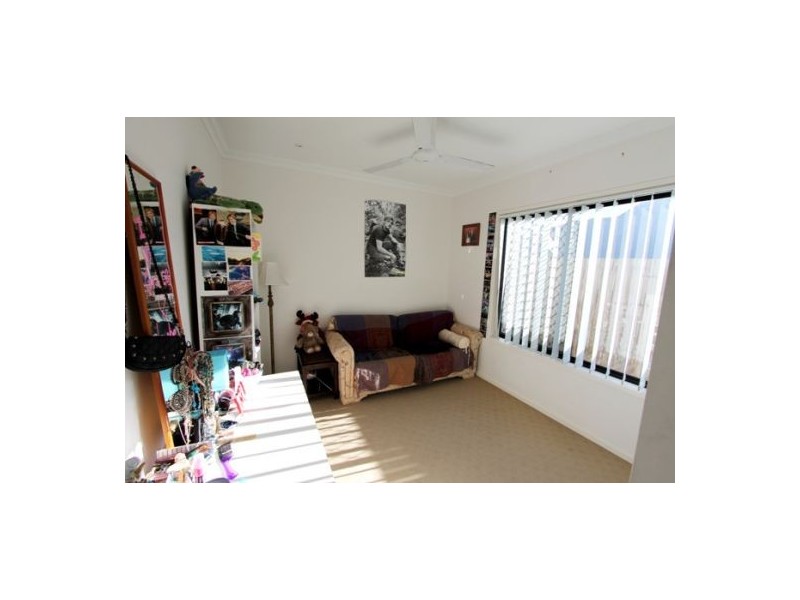 18 Winlock Cct, Warner QLD 4500