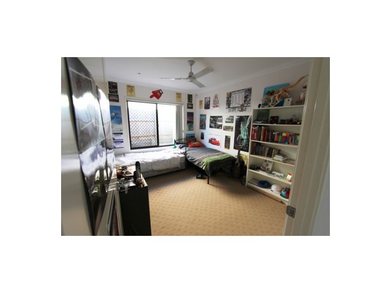 18 Winlock Cct, Warner QLD 4500