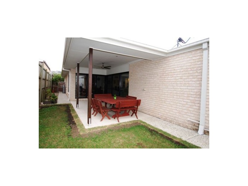 18 Winlock Cct, Warner QLD 4500