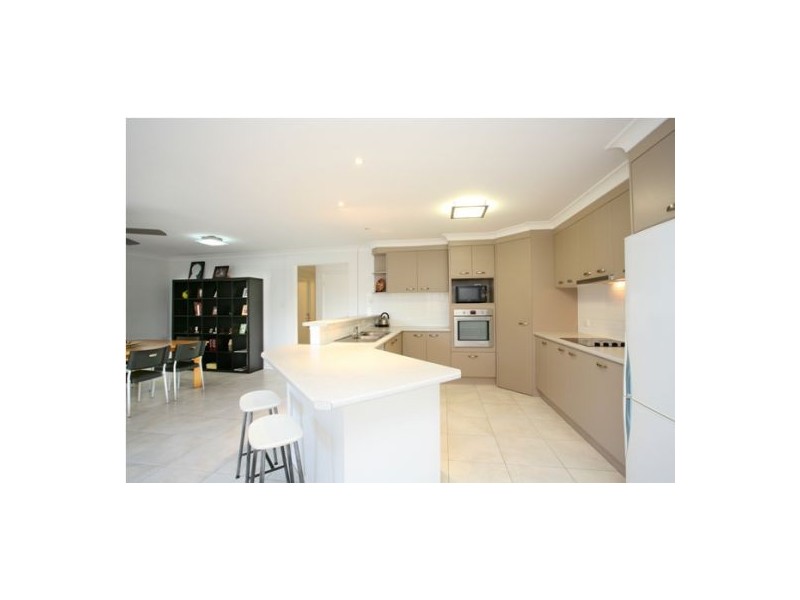 8 Mahaffey Crt, Cashmere QLD 4500