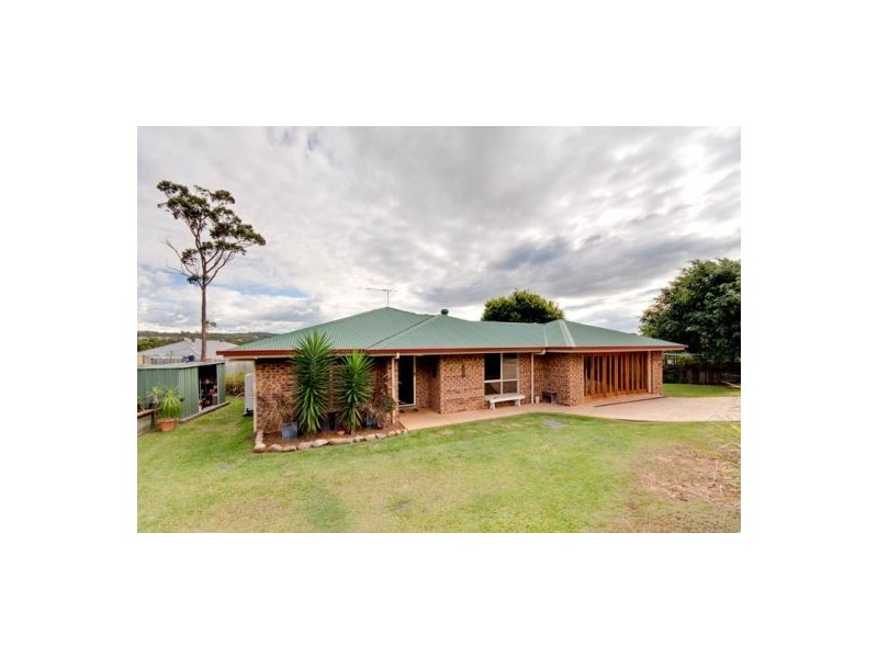 27a Hayward Ave, Cashmere QLD 4500