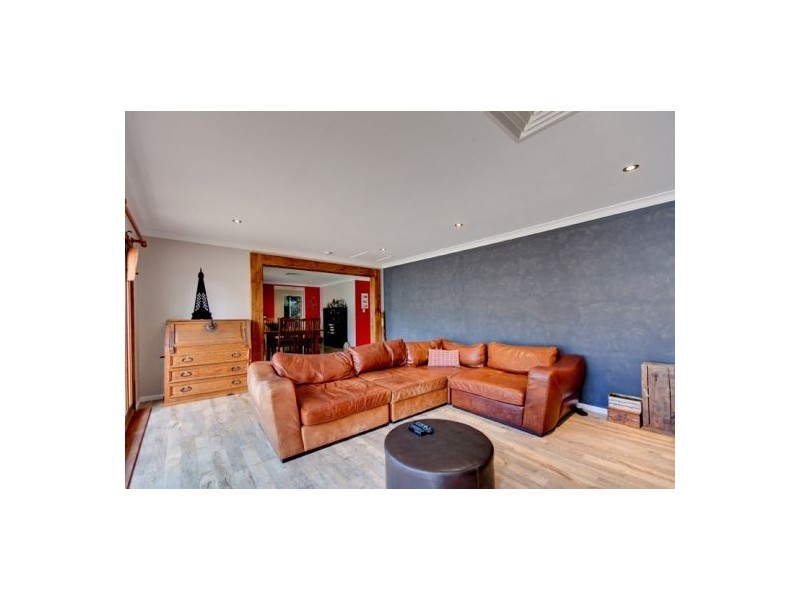 27a Hayward Ave, Cashmere QLD 4500