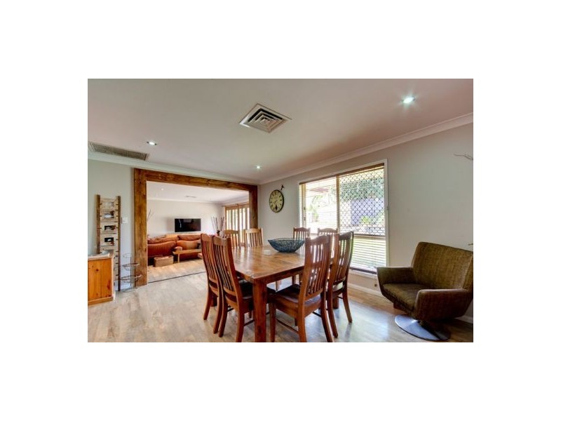 27a Hayward Ave, Cashmere QLD 4500