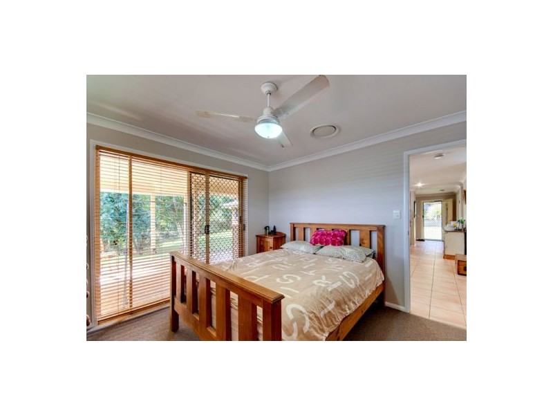 27a Hayward Ave, Cashmere QLD 4500