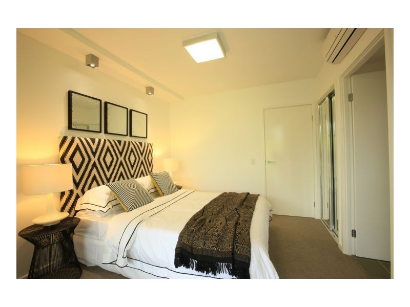 501 159 Logan Rd, Woolloongabba QLD 4102