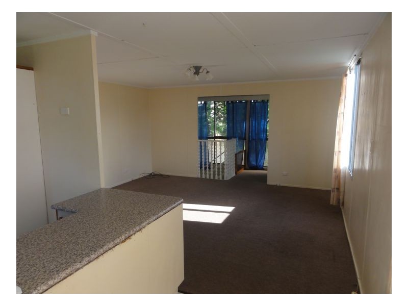 32 Aquarius Drive, Kingston QLD 4114