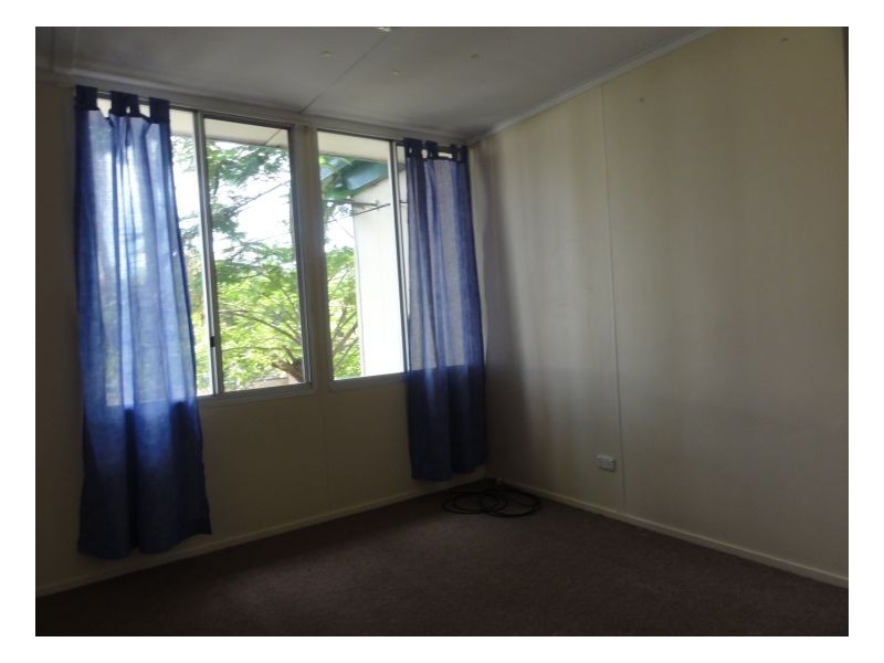 32 Aquarius Drive, Kingston QLD 4114
