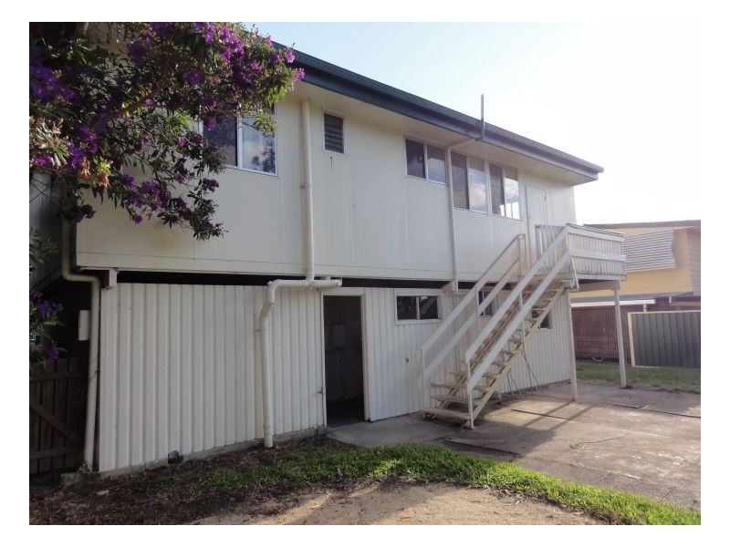 32 Aquarius Drive, Kingston QLD 4114