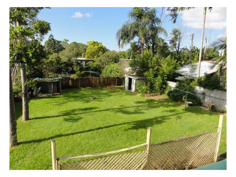 32 Aquarius Drive, Kingston QLD 4114